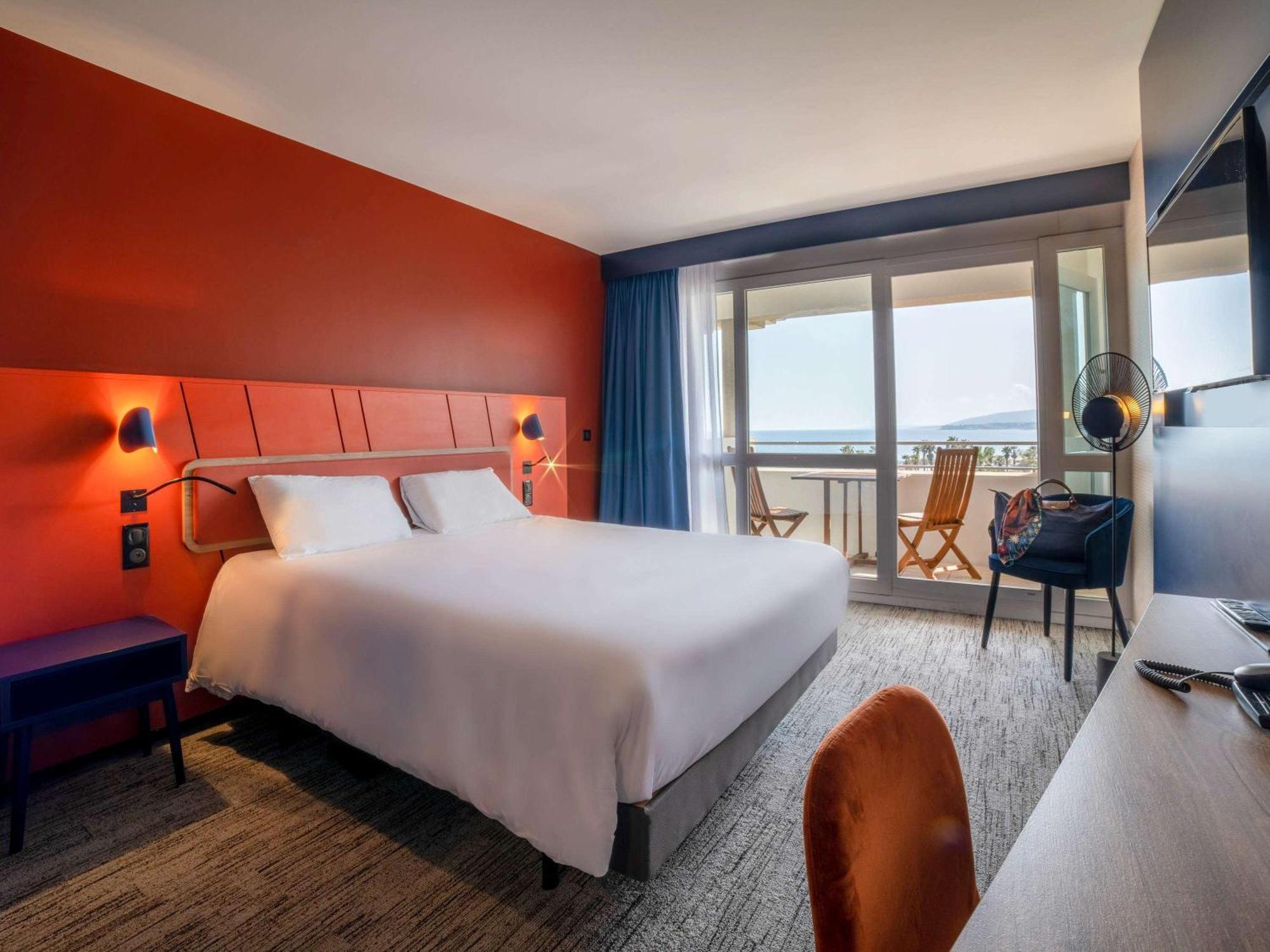 Mercure Thalasso & Spa Port Fréjus Exteriör bild