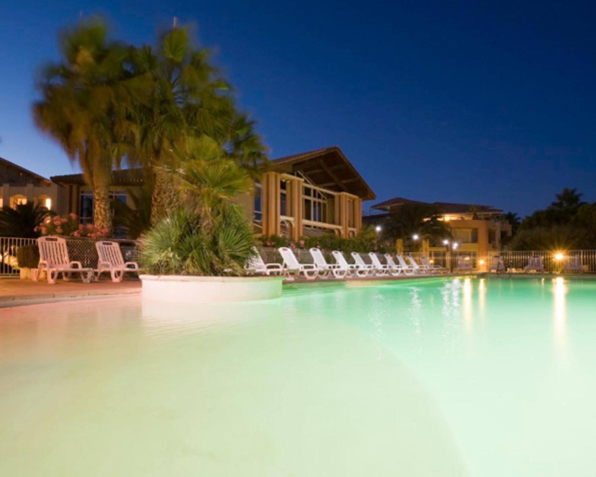 Mercure Thalasso & Spa Port Fréjus Exteriör bild